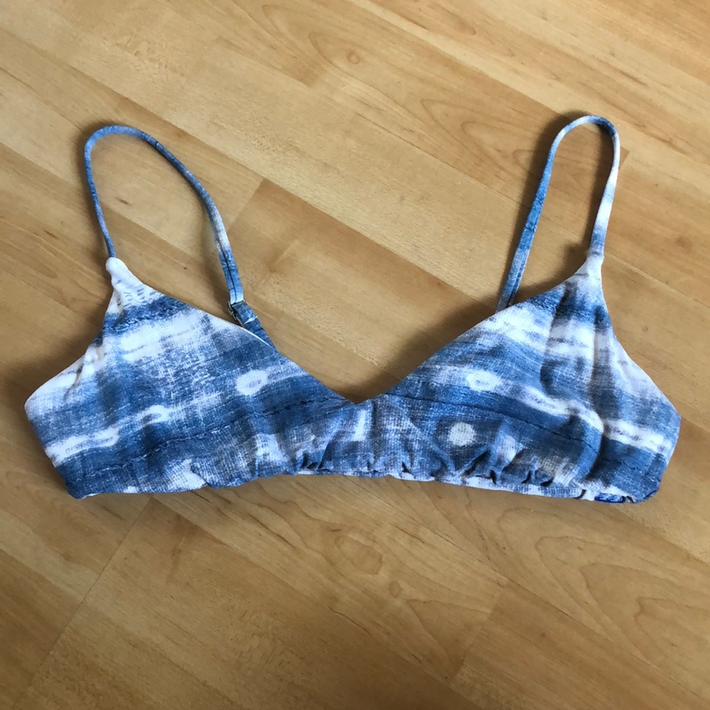 Billabong bikini top